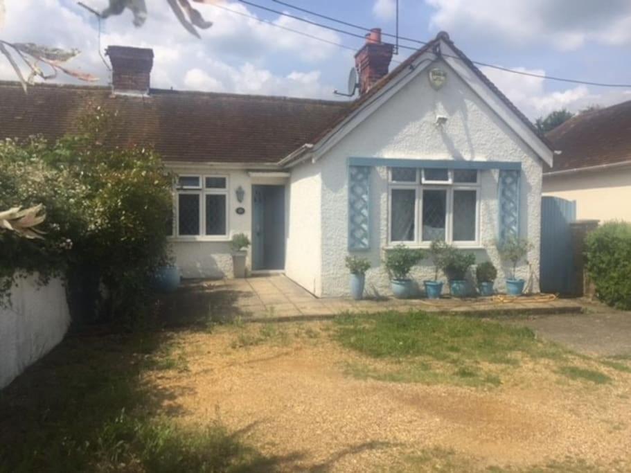 Modern Bungalow With Private Swimming Pool Maidenhead Exterior photo